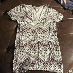 Victoria secret pink v neck shirt